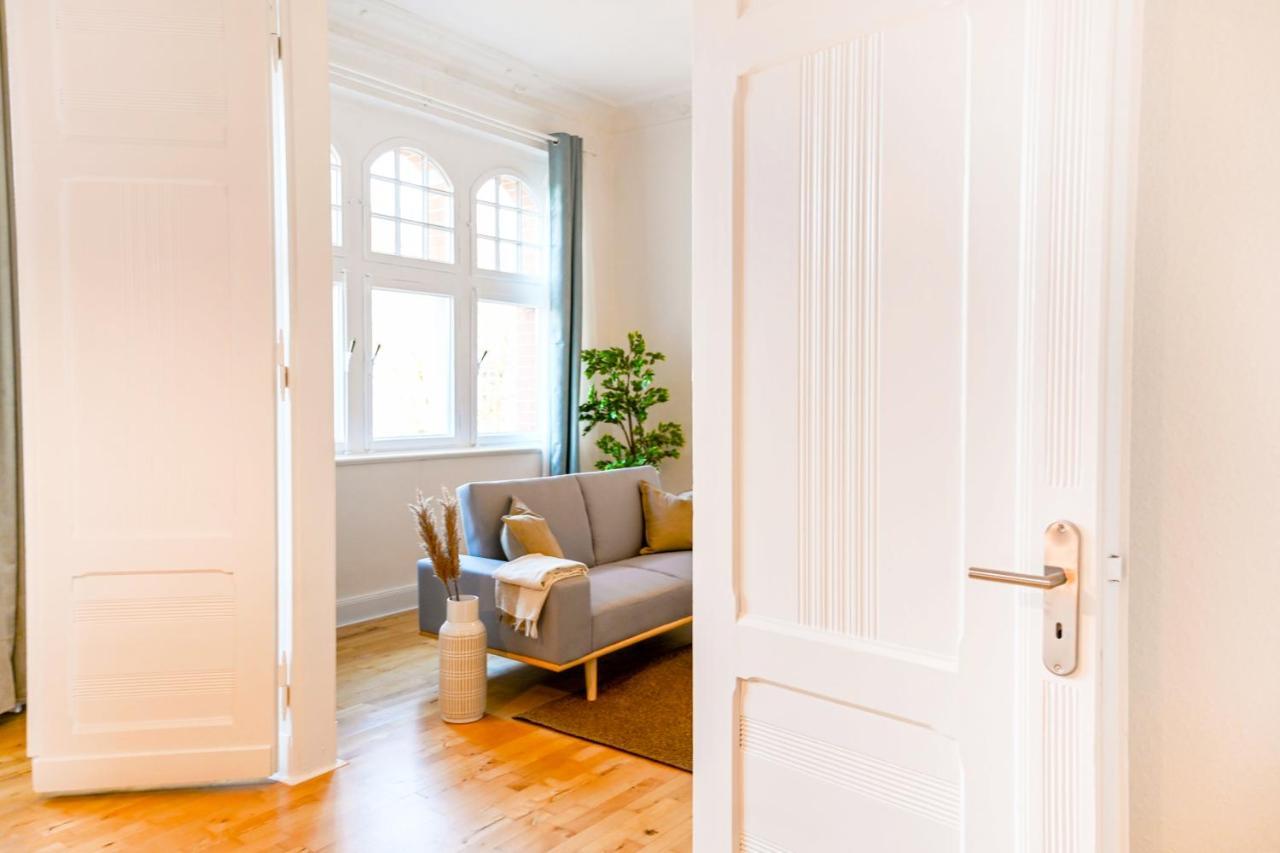 120Qm Denkmal Apartment In Krefeld Mit Stuck Und Balkon - Beuys Apartments - Krefeld Kültér fotó
